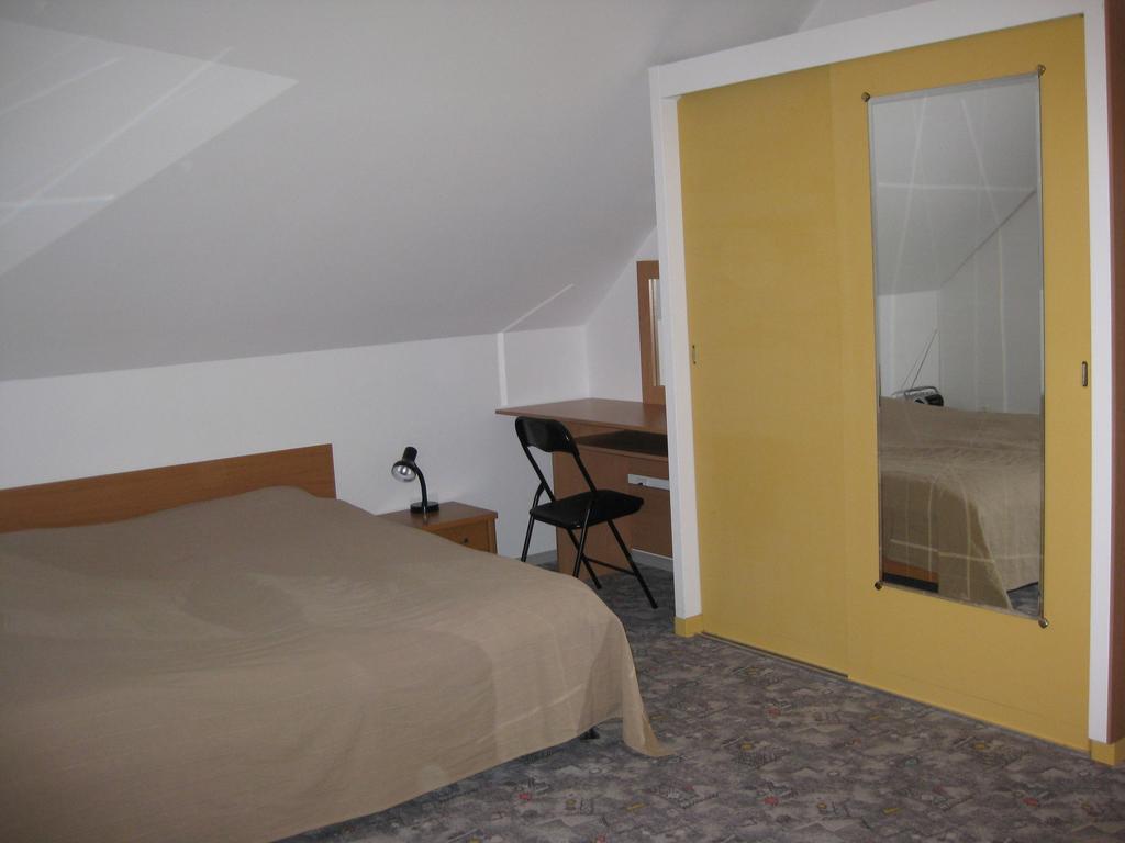 Pokoje Goscinne Pod Palmami Busko Zdroj Room photo
